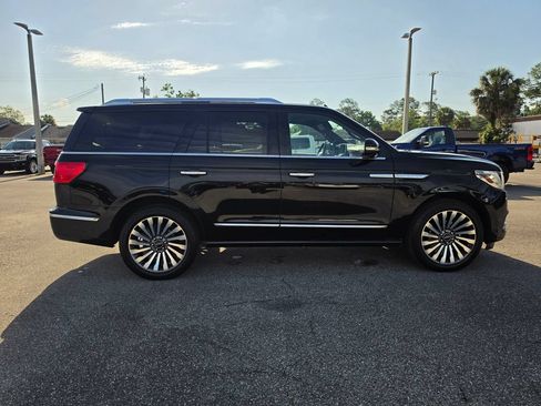 Used 2018 Lincoln Navigator Reserve w/ Technology Package AWD/4WD image 5