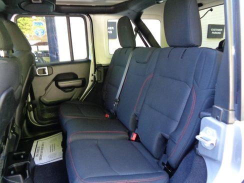 Used 2021 Jeep Wrangler Unlimited Rubicon AWD/4WD image 17