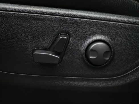 Used 2025 RAM 1500 Big Horn AWD/4WD image 30