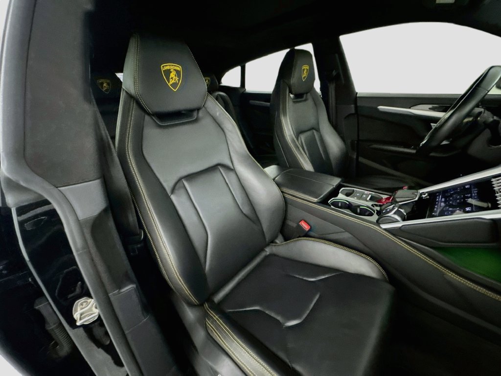 Used 2022 Lamborghini Urus AWD/4WD image 30