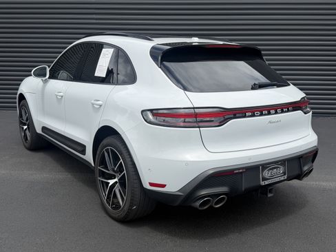 Certified 2023 Porsche Macan AWD/4WD image 3