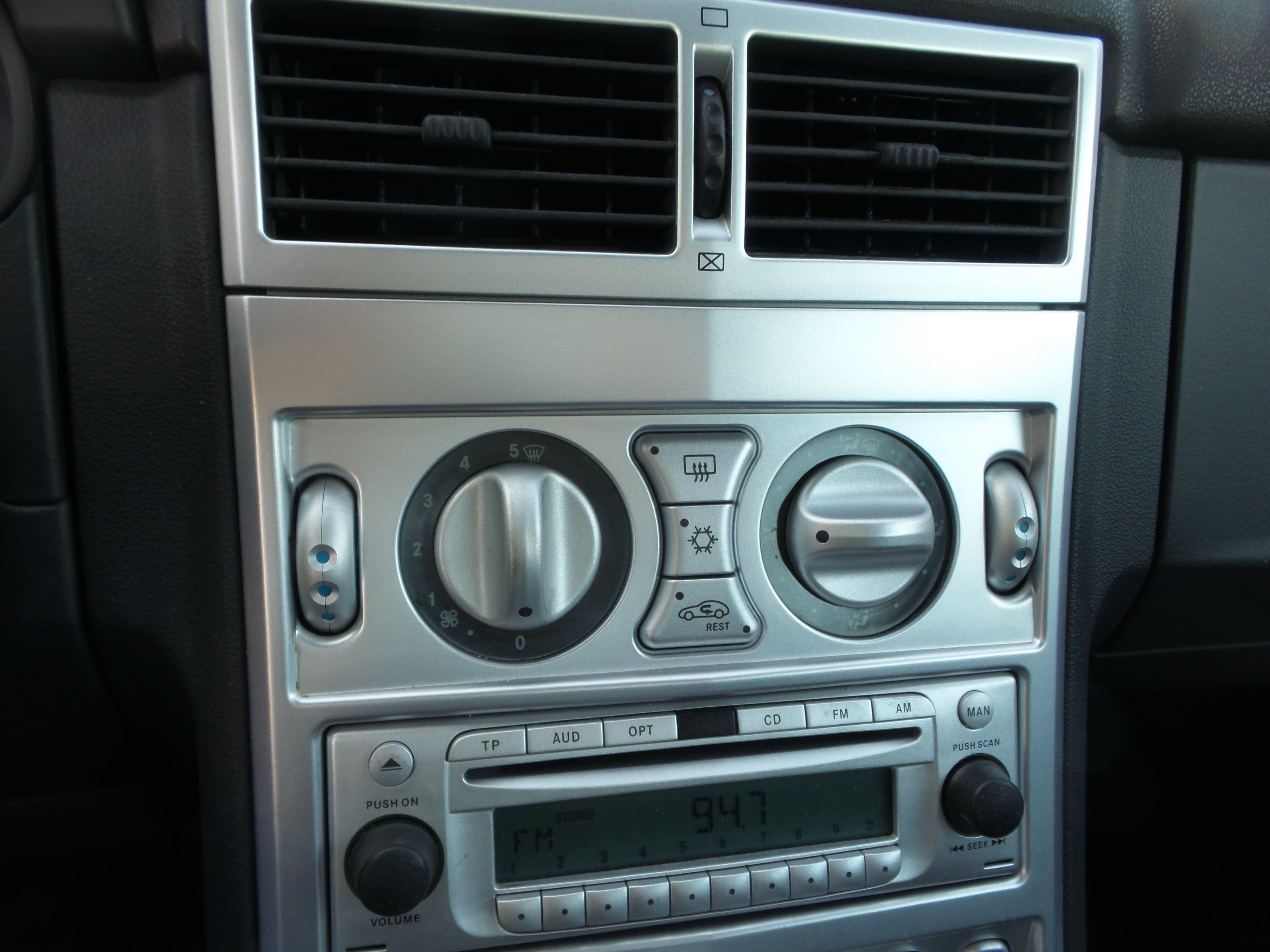 Used 2007 Chrysler Crossfire Coupe RWD image 49