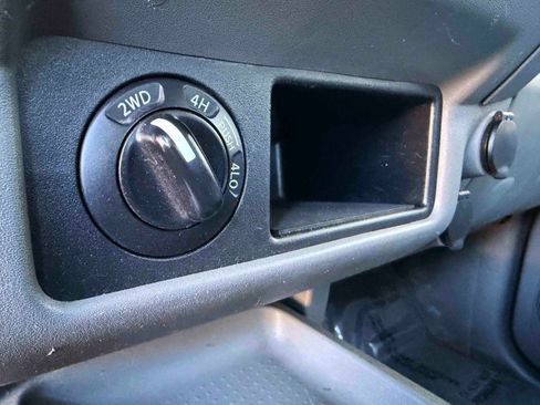 Used 2006 Nissan Frontier SE w/ (P01) Power Pkg image 23