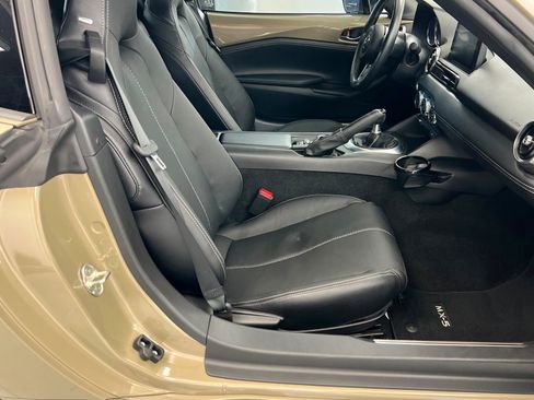 Used 2023 MAZDA MX-5 Miata Grand Touring RWD image 17