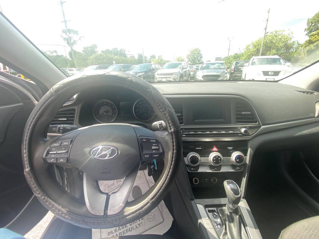 Used 2019 Hyundai Elantra SE w/ Cargo Package FWD image 9