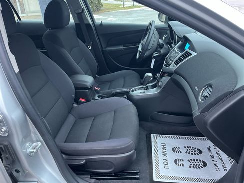 Used 2014 Chevrolet Cruze LT image 14