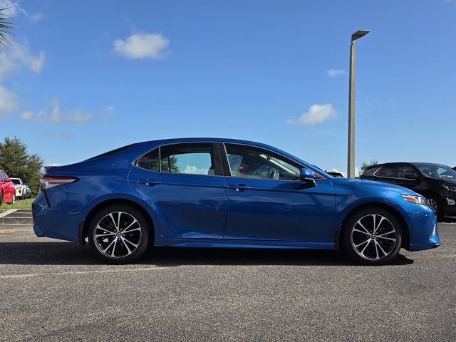 Used 2018 Toyota Camry SE w/ Moonroof Package FWD image 7
