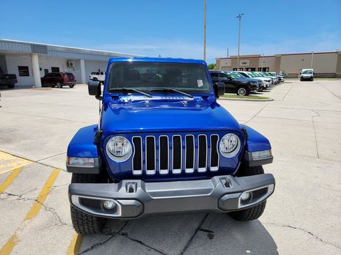 Used 2020 Jeep Wrangler Unlimited Sahara AWD/4WD image 8