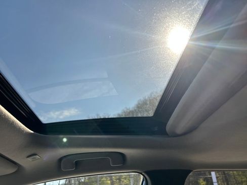 Certified 2025 Toyota Corolla Cross LE w/ Moonroof Package image 15