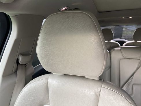 Used 2017 Volvo XC90 T6 Momentum w/ Vision Package AWD/4WD image 12