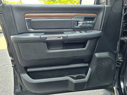 Used 2018 RAM 1500 Laramie w/ Convenience Group AWD/4WD image 7