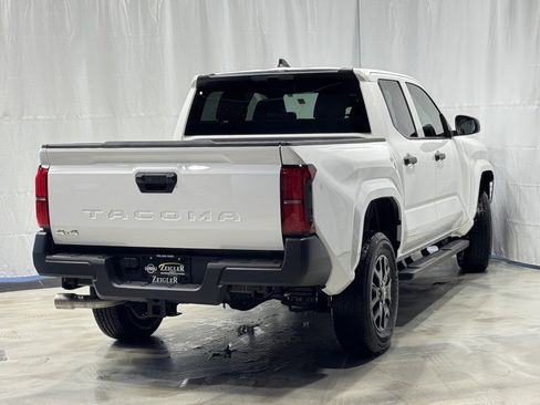Used 2025 Toyota Tacoma SR image 6