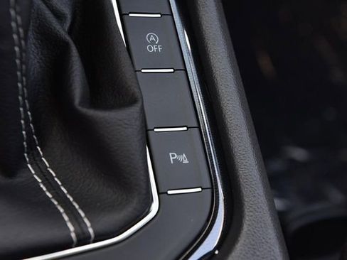 New 2026 Volkswagen Taos SE AWD/4WD image 18