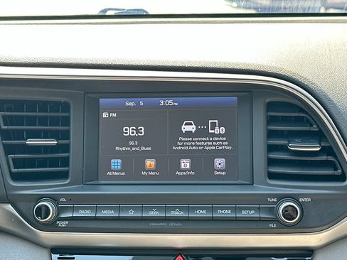 Used 2020 Hyundai Elantra SEL FWD image 13