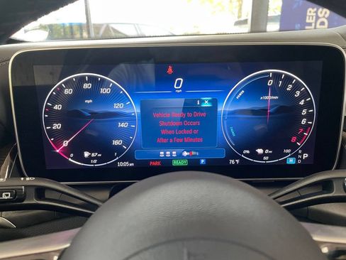 Used 2025 Mercedes-Benz GLC 350e 4MATIC w/ AMG Line image 30