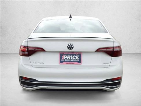 Used 2023 Volkswagen Jetta SEL FWD image 3