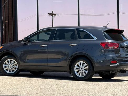 Used 2019 Kia Sorento FWD V6 image 8