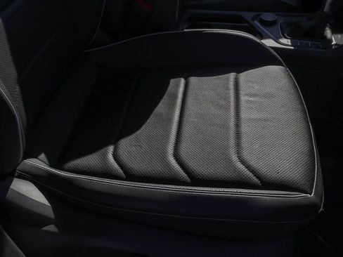 Certified 2022 Volkswagen Tiguan SEL R-Line image 36