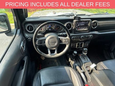 Used 2018 Jeep Wrangler Unlimited Sahara AWD/4WD image 2