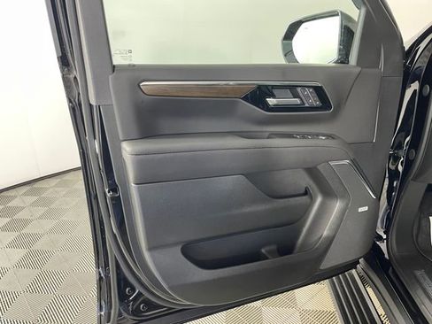 New 2026 Chevrolet Suburban High Country image 15