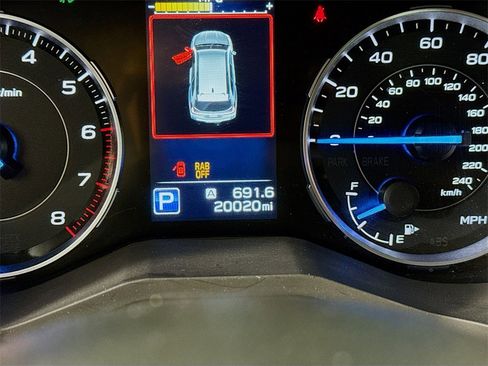 Used 2022 Subaru Ascent Limited w/ Technology Package image 13