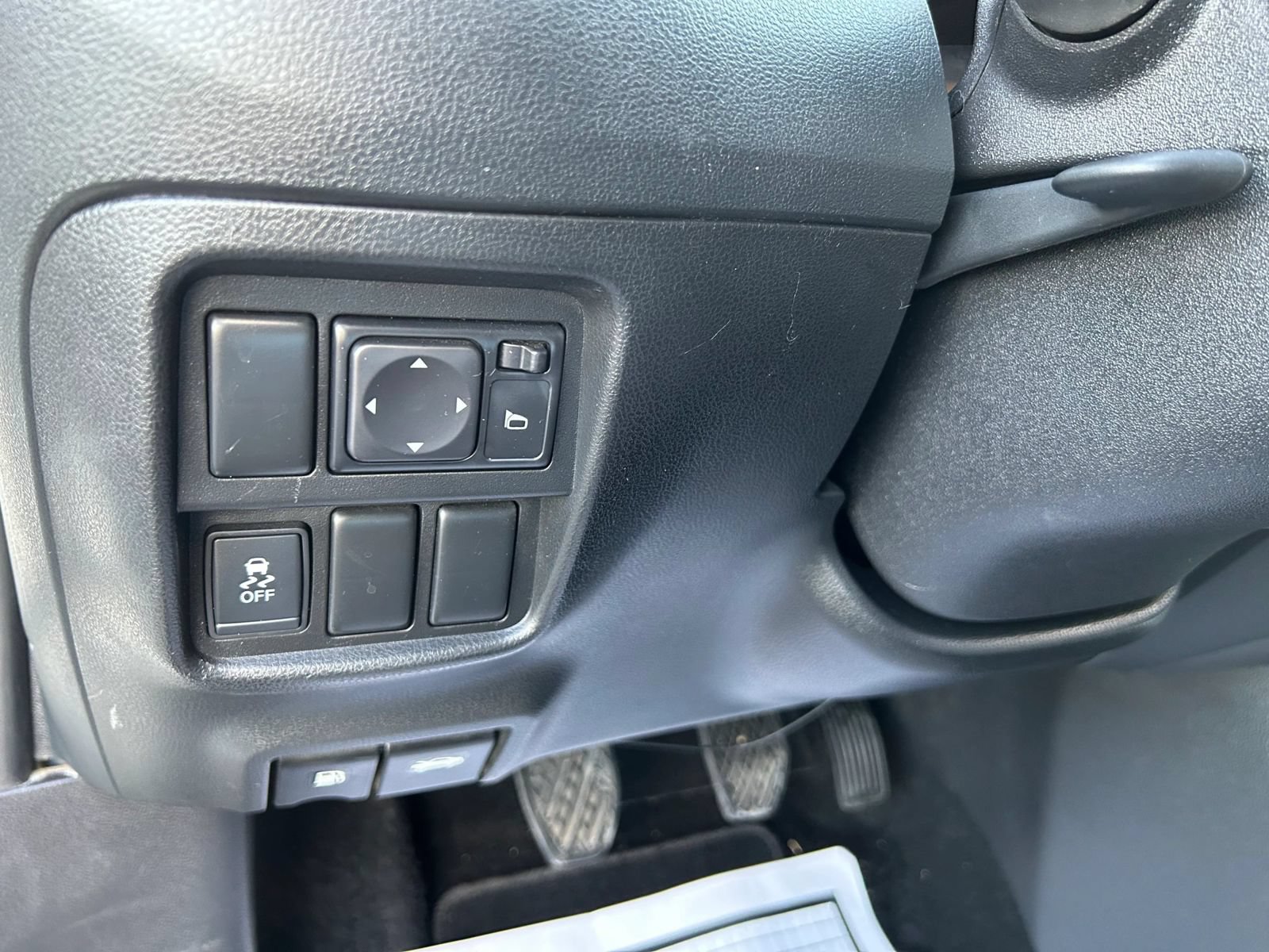 Used 2014 Nissan Juke SV FWD image 16