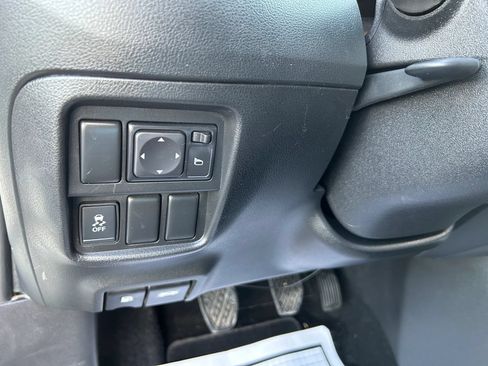 Used 2014 Nissan Juke SV FWD image 16