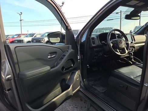 Used 2022 Nissan Frontier PRO-4X w/ Pro-4X Premium Package image 8