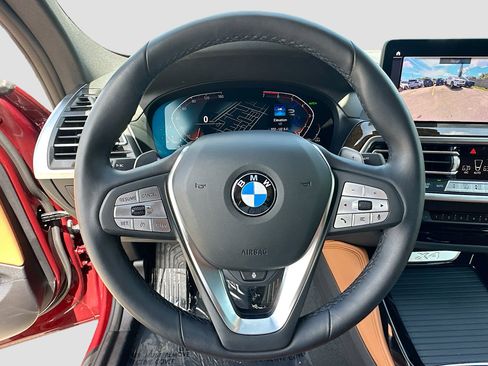 Used 2025 BMW X4 xDrive30i image 11