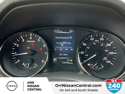 Used 2017 Nissan Rogue SV FWD image 21
