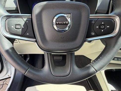 Certified 2025 Volvo XC40 B5 Ultra w/ Protection Package Premier AWD/4WD image 25