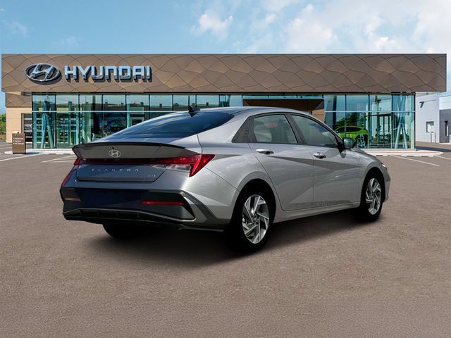 New 2025 Hyundai Elantra SEL FWD image 7