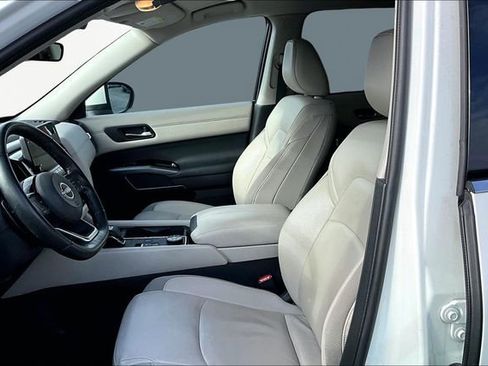 Used 2023 Nissan Pathfinder SL image 15