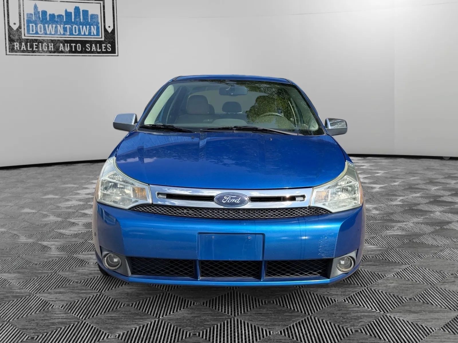 Used 2010 Ford Focus SEL FWD image 3