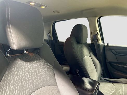 Used 2014 GMC Acadia SLE image 26