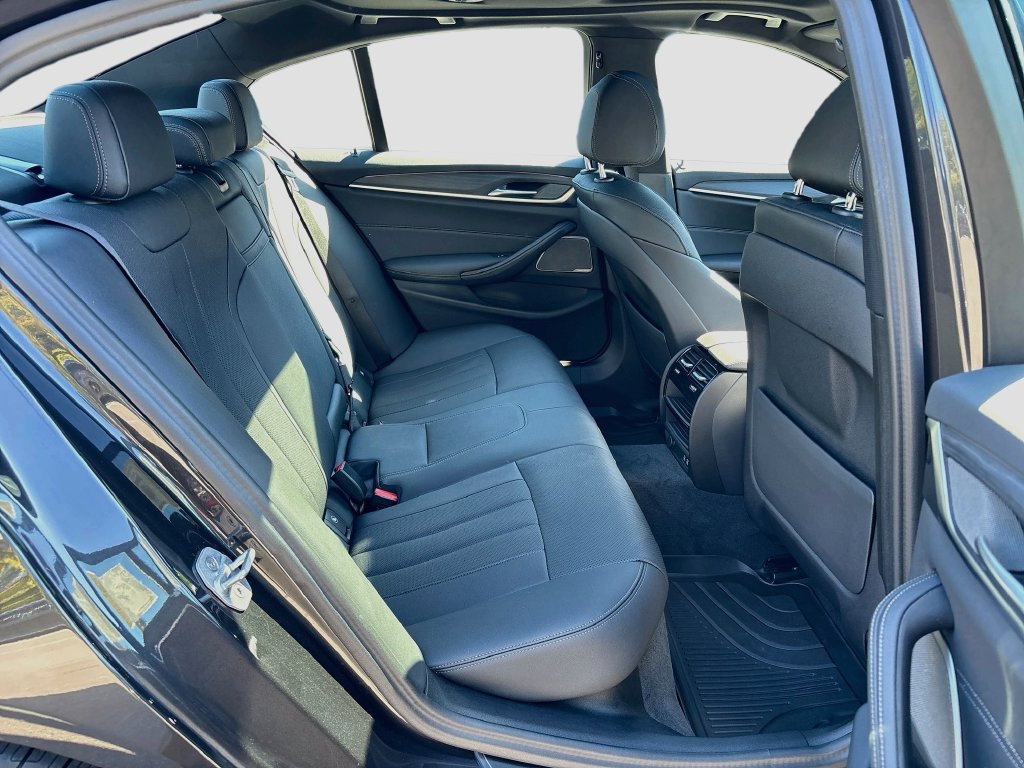 Used 2023 BMW 530i w/ Premium Package RWD image 29