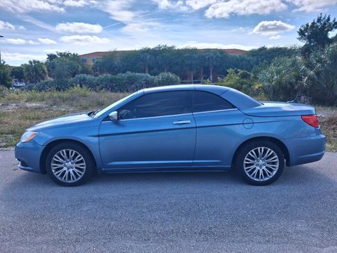 Used 2011 Chrysler 200 Limited image 8