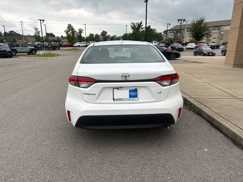Used 2025 Toyota Corolla LE FWD image 3