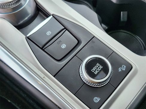 Certified 2022 Ford Explorer XLT w/ Equipment Group 202A image 27