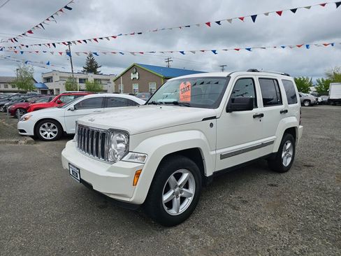 Used 2010 Jeep Liberty Limited w/ Trailer Tow Class III Group AWD/4WD image 3