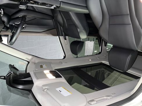 Used 2023 Nissan Rogue SV w/ SV Premium B Package image 11