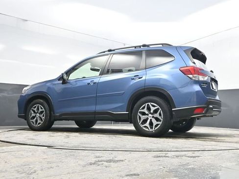 Used 2020 Subaru Forester Premium image 31