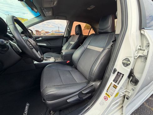 Used 2014 Toyota Camry SE FWD image 10
