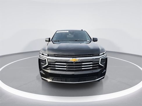 Used 2025 Chevrolet Tahoe LT w/ Comfort Package image 3
