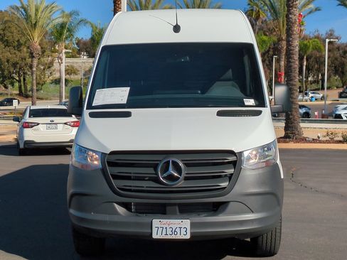 Used 2023 Mercedes-Benz Sprinter 2500 image 2