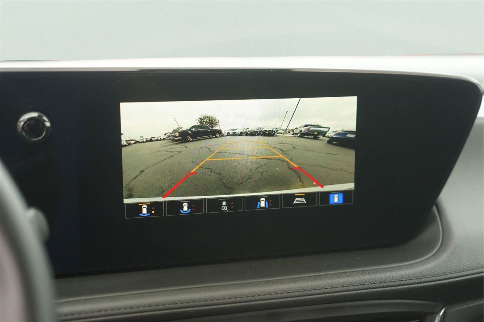 Used 2025 Buick Encore GX Avenir w/ Avenir Technology Package FWD image 27