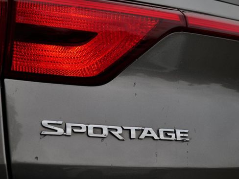 Used 2019 Kia Sportage LX w/ LX Popular Package image 61