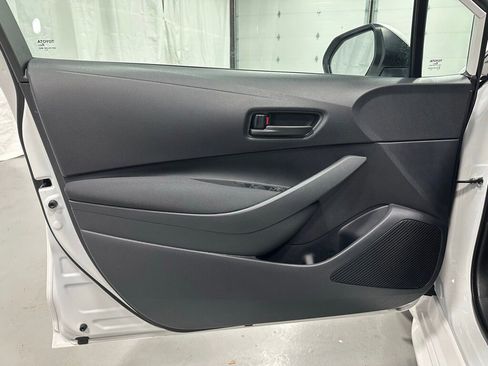 Used 2025 Toyota Corolla LE image 7