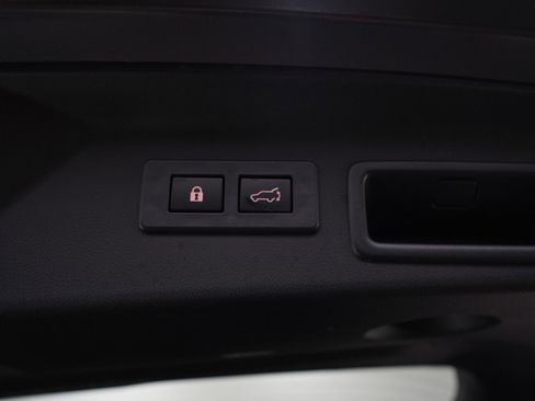 Used 2025 Subaru Forester Premium AWD/4WD image 18