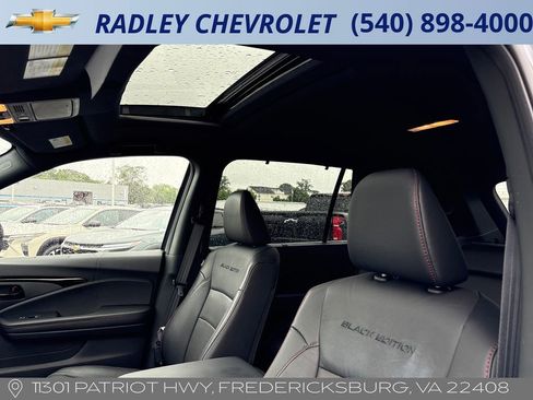 Used 2025 Honda Passport Black Edition image 2